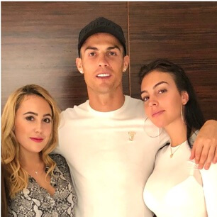 Ivana Rodriguez with her sister and Cristiano Ronaldo.